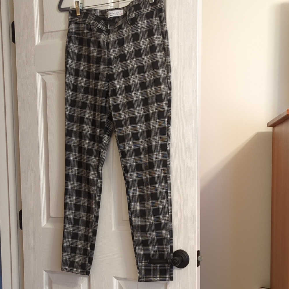 Vanilla Star Black and White Plaid Pants With Zipper. Never Worn.